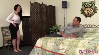 سكس أمهات - الأبن ينيك امه فى الغرفة - xnnx
